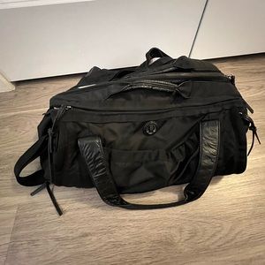 Lululemon gym duffle bag